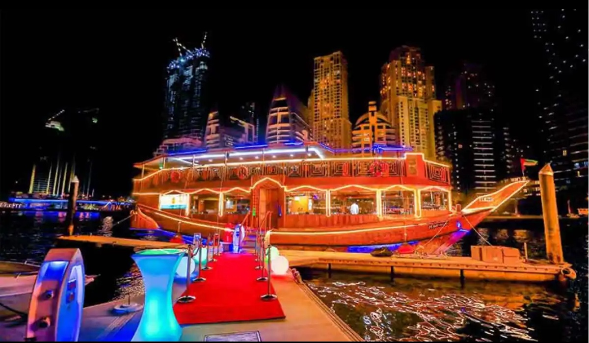Dhow Cruise Dinner Dubai | Luxury Marina & Creek Cruise Experience